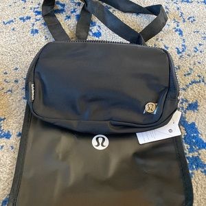 NWT lululemon everywhere belt bag